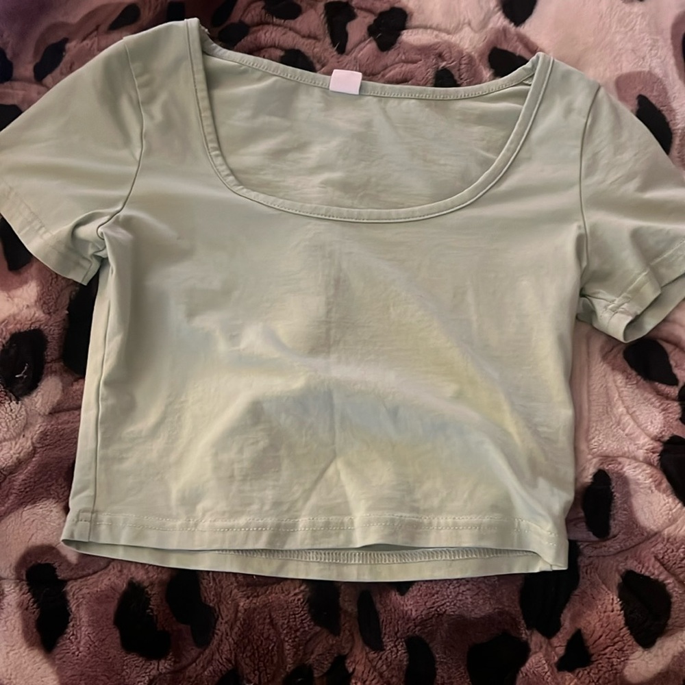 Mint wide U cut crop top